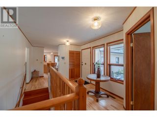 Photo 4: 8015 VICTORIA Road in Summerland: House for sale : MLS®# 10308038