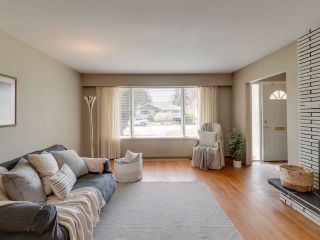Photo 6: 330 SEAVIEW Drive in Port Moody: College Park PM House for sale in "GLENAYRE" : MLS®# R2775214
