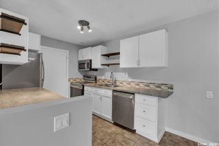 Main Photo: 204 2931 Harding Street in Regina: Gardiner Heights Residential for sale : MLS®# SK965889