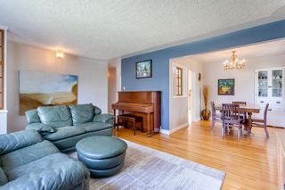 Photo 7: 4 Wedgewood Drive SW in Calgary: Wildwood Detached for sale : MLS®# A1218487