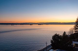 Photo 25: 901 1930 BELLEVUE Avenue in West Vancouver: Ambleside Condo for sale in "The Seawind" : MLS®# R2852727