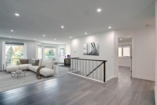 Photo 12: 76 Signal Hill Circle SW in Calgary: Signal Hill Detached for sale : MLS®# A2003787