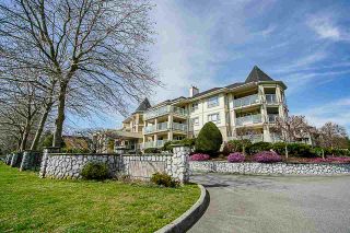 Photo 2: 208 20125 55A Avenue in Langley: Langley City Condo for sale : MLS®# R2350488