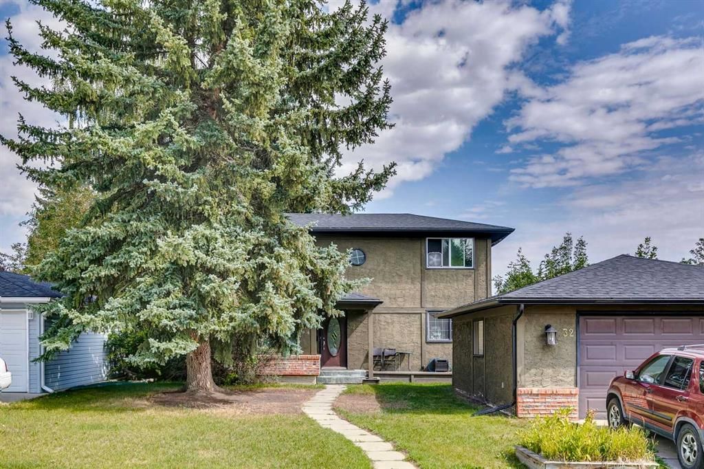 Main Photo: 32 Oakbury Place SW in Calgary: Oakridge Detached for sale : MLS®# A2079049
