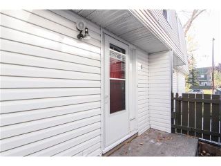 Photo 3: 1 6424 4 Street NE in Calgary: Thorncliffe House for sale : MLS®# C4035130