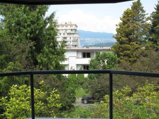 Photo 5: 302 2250 W 3RD Avenue in Vancouver: Kitsilano Condo for sale in "Henley Park" (Vancouver West)  : MLS®# V889430
