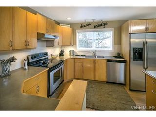 Photo 4: 742 Haliburton Rd in VICTORIA: SE Cordova Bay House for sale (Saanich East)  : MLS®# 723676