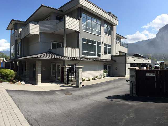 Main Photo: 37738 THIRD Avenue in Squamish: Downtown SQ Commercial for lease : MLS®# V4044409