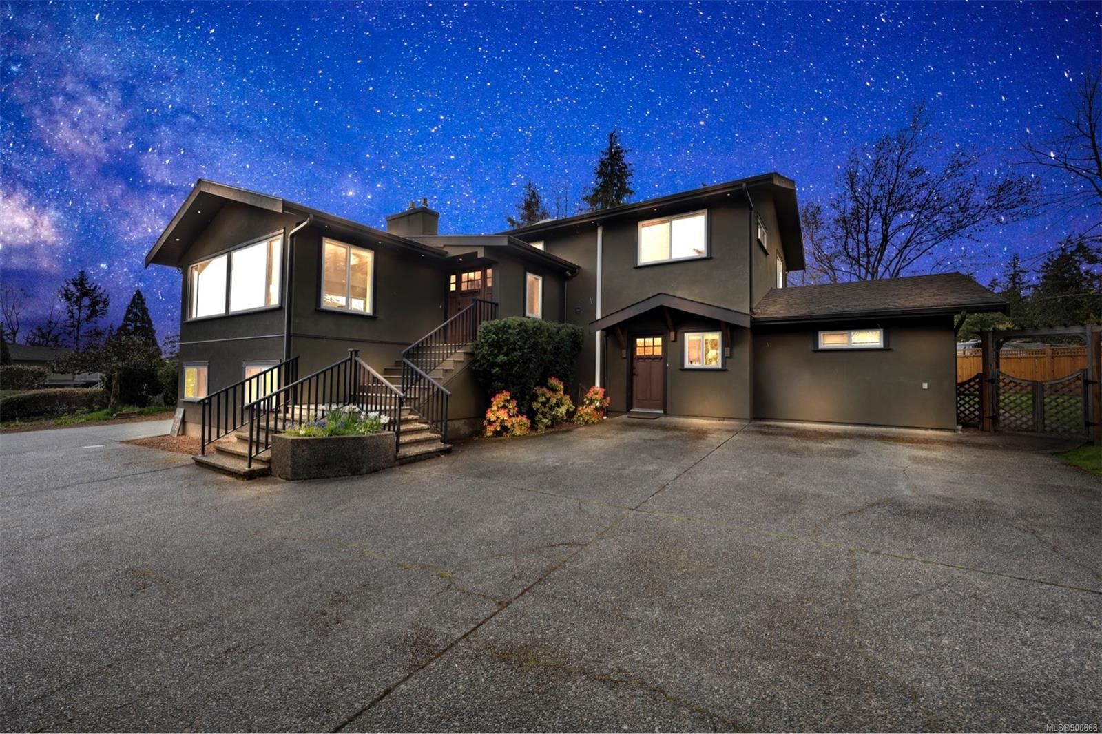 Main Photo: C 6984 Central Saanich Rd in Central Saanich: CS Keating House for sale : MLS®# 900668