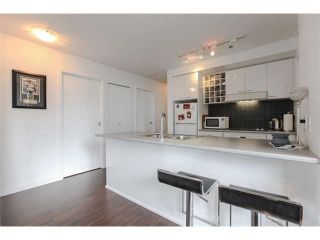 Photo 3: 908 111 W GEORGIA Street in Vancouver: Downtown VW Condo for sale in "Spectrum 1" (Vancouver West)  : MLS®# R2828739
