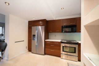 Photo 4: 2032 DEEP COVE Crescent in North Vancouver: Deep Cove Townhouse for sale : MLS®# R2744456