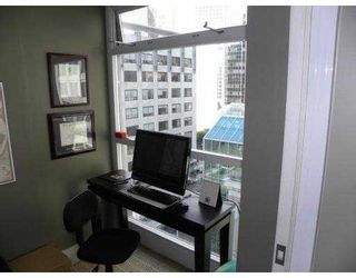 Photo 7: 706 438 SEYMOUR Street in Vancouver: Downtown VW Condo for sale in "CONFERENCE PLAZA" (Vancouver West)  : MLS®# V817897