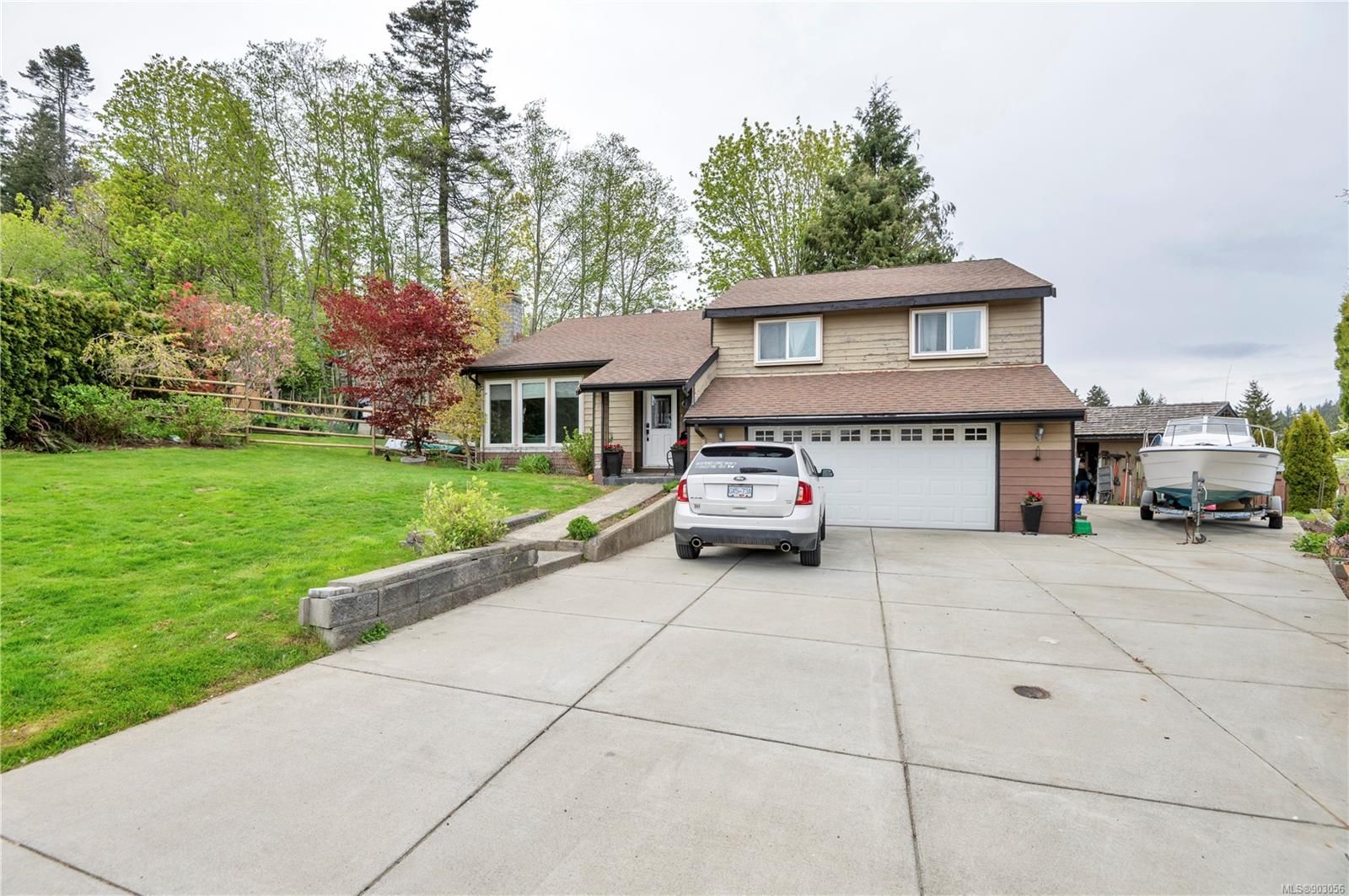 Main Photo: 375 Ptarmigan Pl in Campbell River: CR Willow Point House for sale : MLS®# 903056