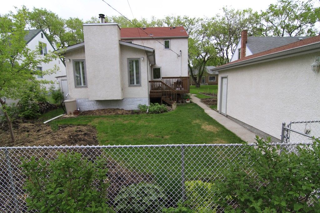 Photo 43: Photos: 31 Rosewood Place in Winnipeg: Norwood Flats Single Family Detached for sale (South Winnipeg)  : MLS®# 1308540
