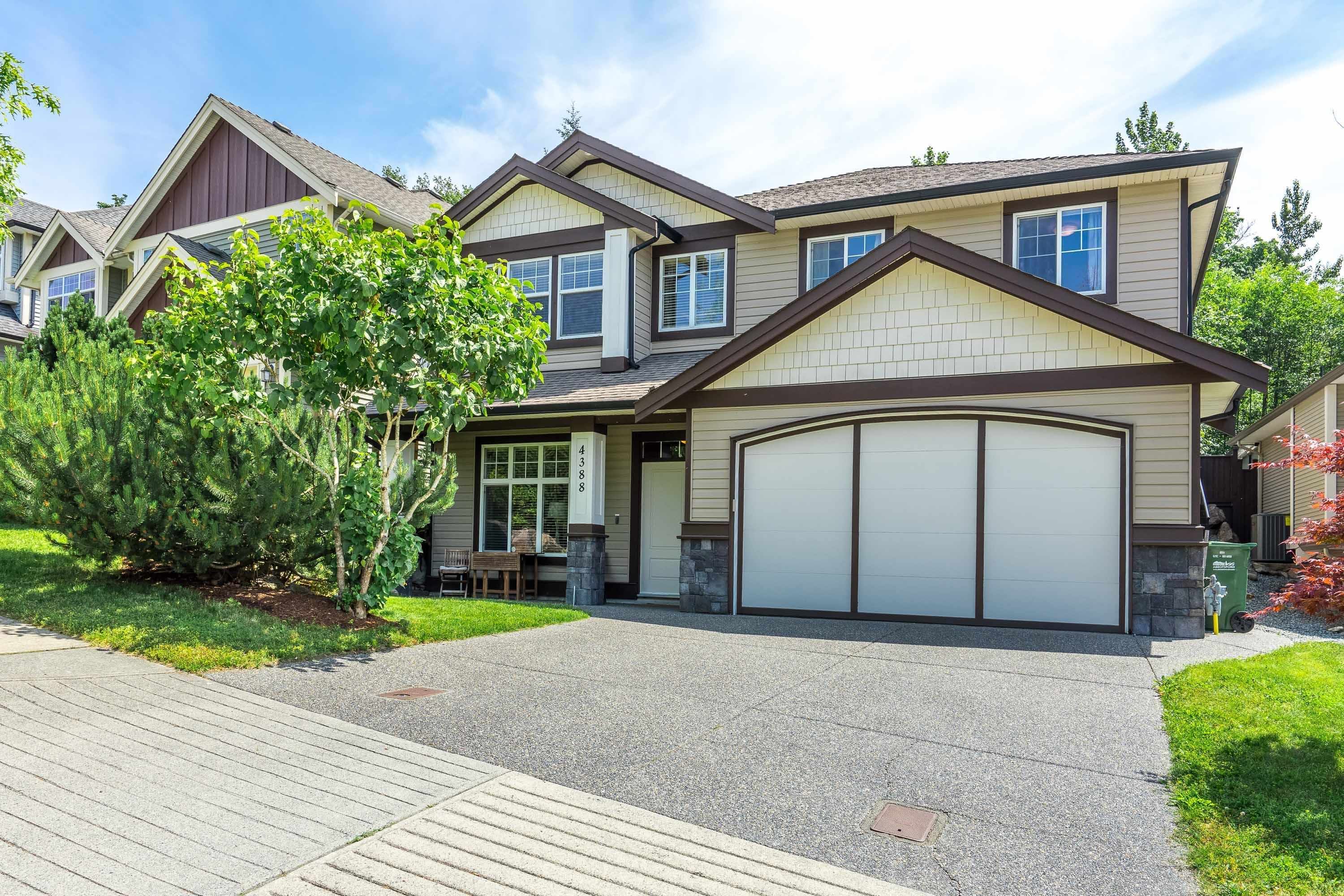 Main Photo: 4388 MEIGHEN Place in Abbotsford: Abbotsford East House for sale in "AUGUSTON" : MLS®# R2792320