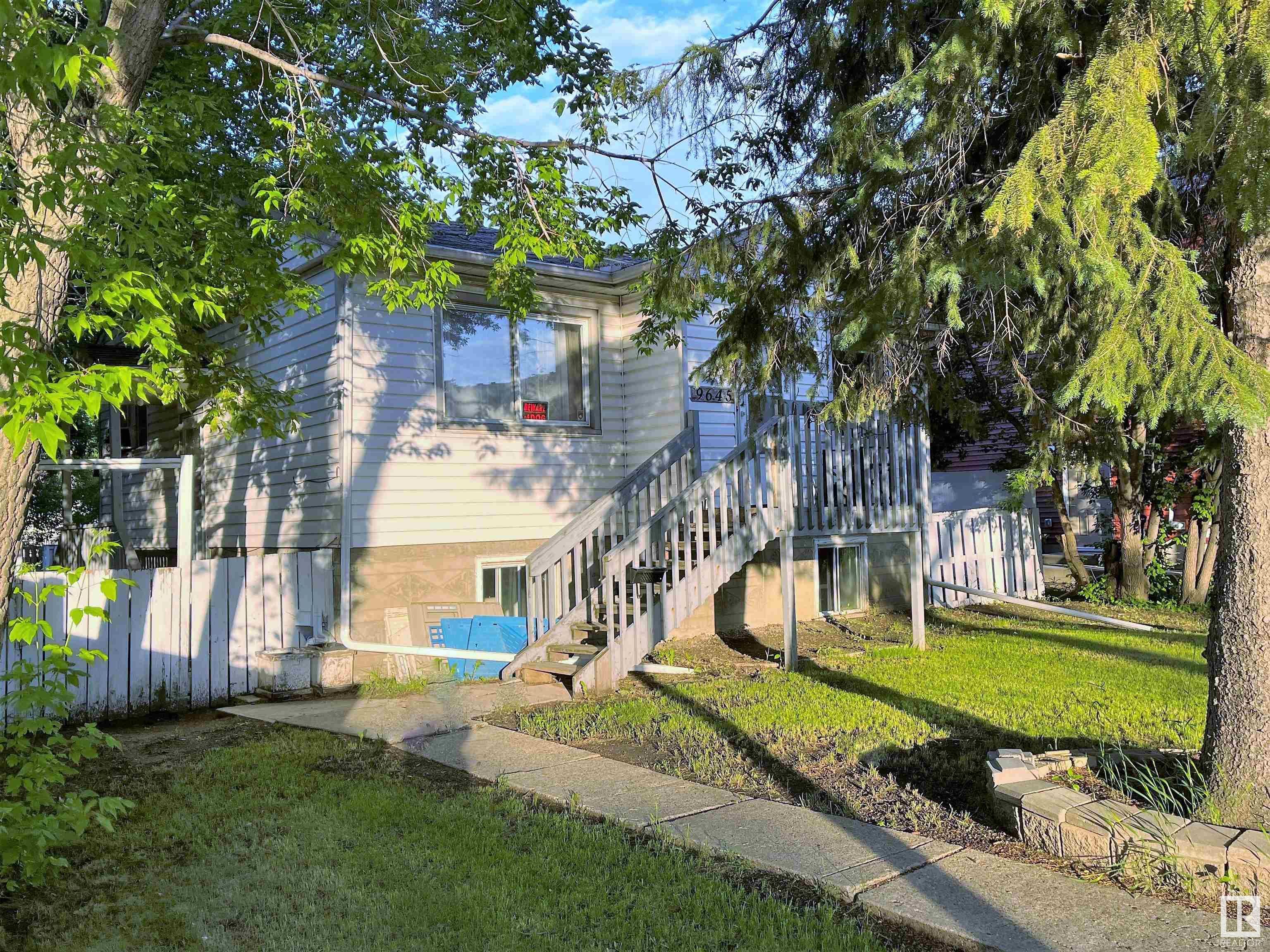 Main Photo: 9645 155 Street in Edmonton: Zone 22 House for sale : MLS®# E4301760