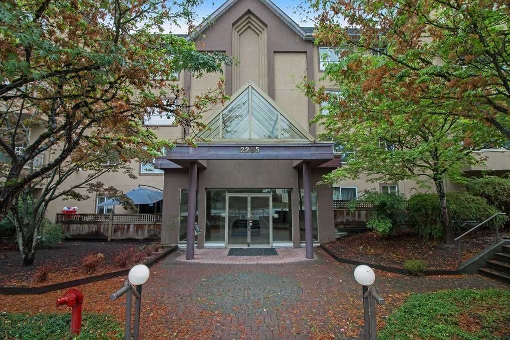 Main Photo: 210 2285 PITT RIVER Road in Port Coquitlam: Central Pt Coquitlam Condo for sale in "SHAUGHNESSY MANOR" : MLS®# R2233652