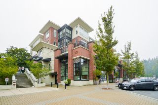 Photo 2: 210 2940 KING GEORGE Boulevard in Surrey: King George Corridor Condo for sale in "HIGH STREET" (South Surrey White Rock)  : MLS®# R2496807