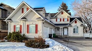 Main Photo: 606 27 Avenue NE in Calgary: Winston Heights/Mountview Detached for sale : MLS®# A2113388