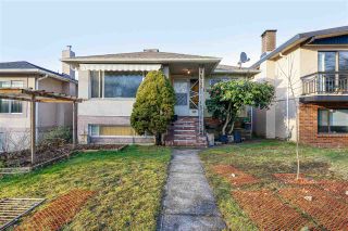 Photo 1: 2451 McGill Street in Vancouver: Hastings Sunrise House for sale (Vancouver East)  : MLS®# R2438285