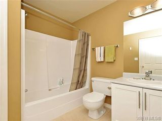 Photo 13: 1646 Myrtle Ave in VICTORIA: Vi Oaklands Row/Townhouse for sale (Victoria)  : MLS®# 701228