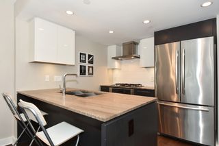 Photo 13: 206 1618 QUEBEC Street in Vancouver: Mount Pleasant VE Condo for sale in "CENTRAL" (Vancouver East)  : MLS®# R2262451