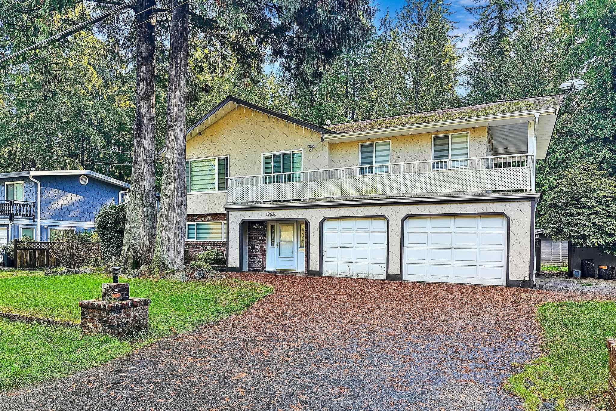 Main Photo: 19636 41A Avenue in Langley: Brookswood Langley House for sale : MLS®# R2828842