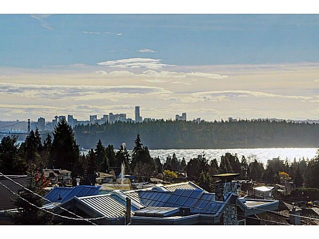 Photo 2: Photos: 2171 OTTAWA AV in West Vancouver: Dundarave House for sale : MLS®# V1036424