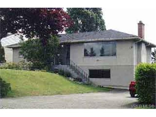 Main Photo: 1075 Gosper Cres in VICTORIA: Es Kinsmen Park House for sale (Esquimalt)  : MLS®# 160346
