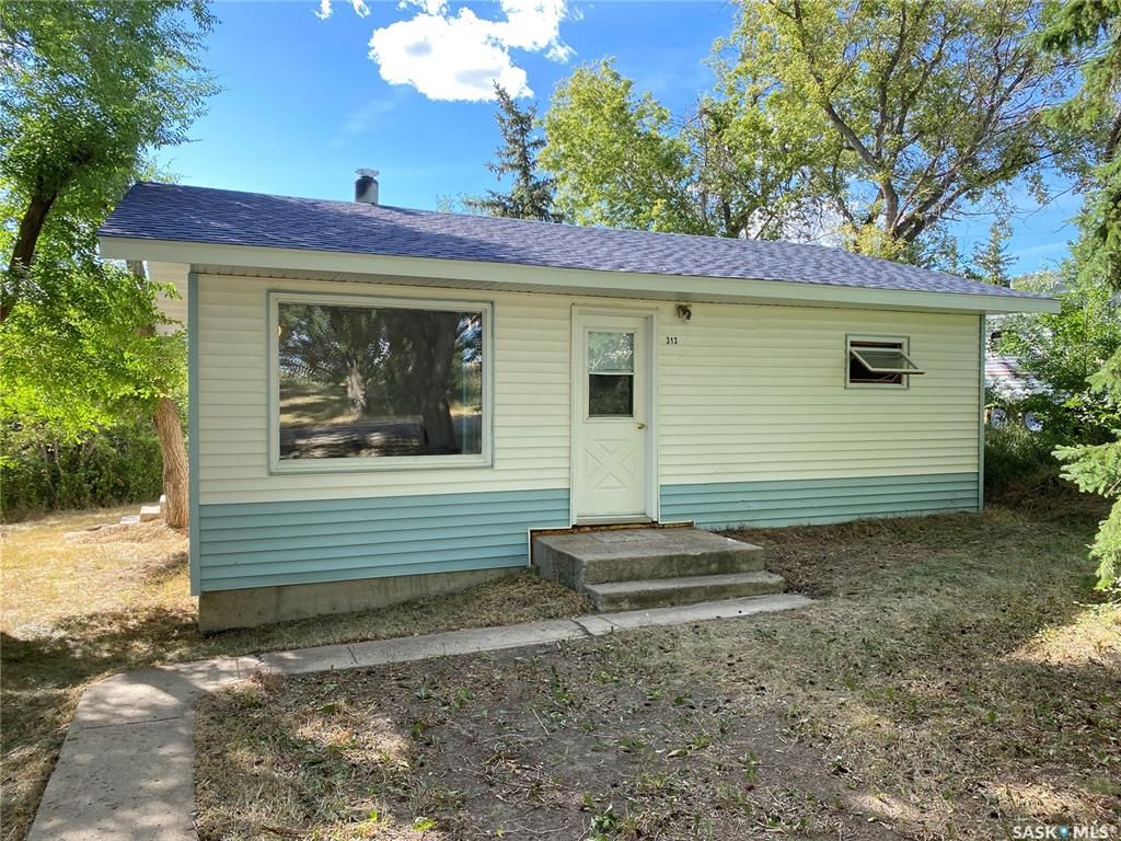Main Photo: 313 2nd Street East in Beechy: Residential for sale : MLS®# SK917230