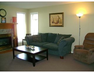 Photo 2: 330 QUEEN Street in WINNIPEG: St James Residential for sale (West Winnipeg)  : MLS®# 2814466