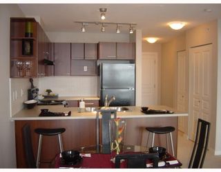 Photo 5: 409 4799 Brentwood Dr. in Burnaby: Brentwood Park Condo for sale (Burnaby North)  : MLS®# V729814