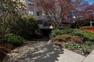 Photo 35: 406 555 13TH Street in West Vancouver: Ambleside Condo for sale in "Parkview Tower" : MLS®# R2872073
