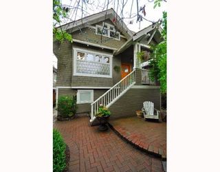 Photo 2: 2535 MACKENZIE Street in Vancouver: Kitsilano House for sale (Vancouver West)  : MLS®# V781236