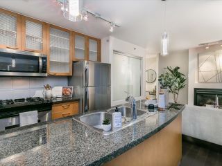Photo 11: 1007 969 RICHARDS Street in Vancouver: Downtown VW Condo for sale in "Mondrian 2" (Vancouver West)  : MLS®# R2633132