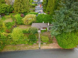 Photo 3: 993 FRIAR Crescent in North Vancouver: Dollarton House for sale : MLS®# R2831601