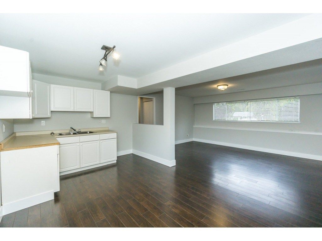 Photo 15: Photos: 20250 48 Avenue in Langley: Langley City House for sale : MLS®# R2305434