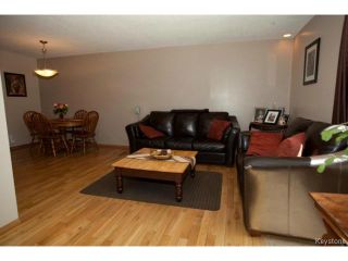 Photo 3: 391 Dubuc Street in WINNIPEG: St Boniface Residential for sale (South East Winnipeg)  : MLS®# 1406279