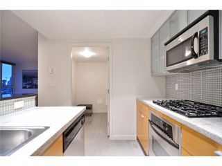Photo 4: 1905 33 SMITHE Street in Vancouver: Yaletown Condo for sale in "Coopers Lookout" (Vancouver West)  : MLS®# V954984