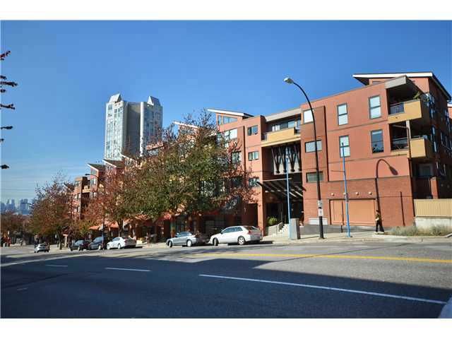 Main Photo: 413 345 Lonsdale Avenue in North Vancouver: Condo for sale : MLS®# v981744