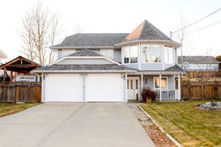 Photo 1: 25 INGENIKA Drive in Mackenzie: Mackenzie -Town House for sale (Mackenzie (Zone 69))  : MLS®# R2631197