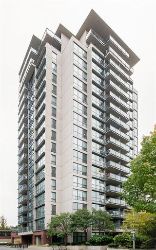 Photo 1: 606 2959 GLEN Drive in Coquitlam: North Coquitlam Condo for sale in "THE PARK LIVING" : MLS®# R2509806