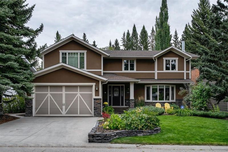 FEATURED LISTING: 6708 Legare Drive Southwest Calgary