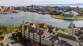 Main Photo: 617 50 Songhees Rd in Victoria: VW Songhees Condo for sale (Victoria West)  : MLS®# 959867
