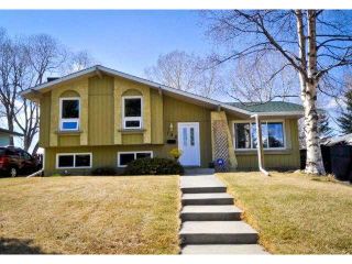 Photo 1: 748 CEDARILLE Way SW in CALGARY: Cedarbrae Residential Detached Single Family for sale (Calgary)  : MLS®# C3518750
