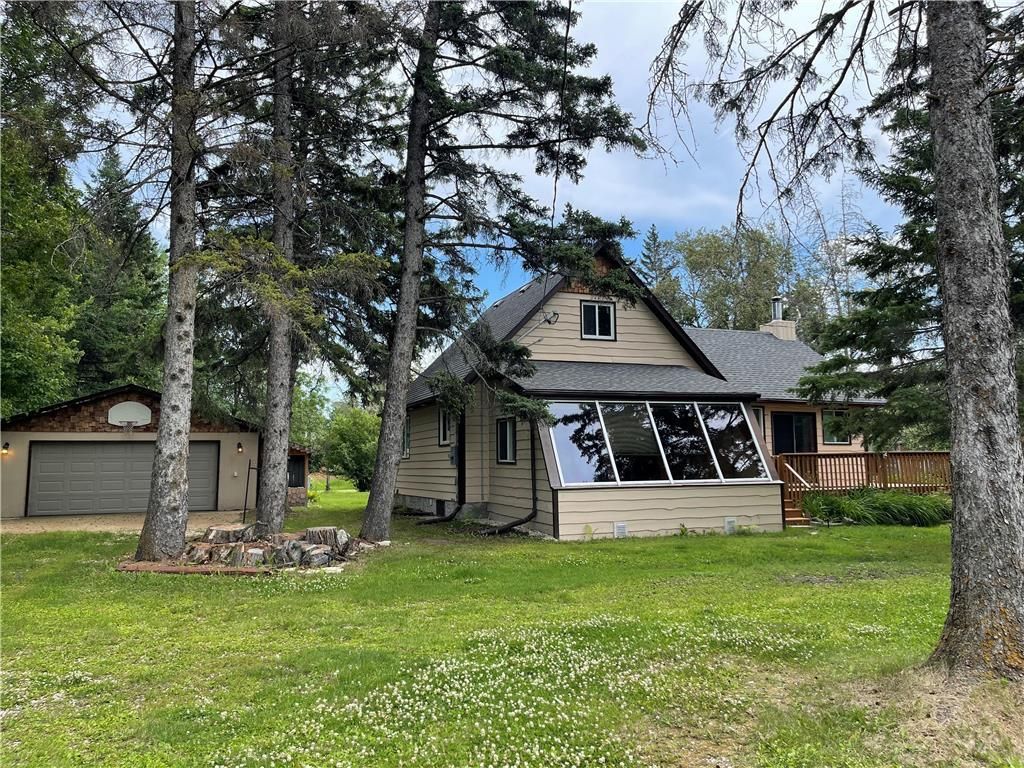 Main Photo: 42 Westshore Road in Gimli Rm: House for sale : MLS®# 202318012