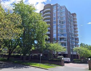 Photo 1: 301 2350 W 39TH Avenue in Vancouver: Kerrisdale Condo for sale in "St. Moritz" (Vancouver West)  : MLS®# R2775243