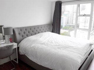 Photo 7: 2404 939 HOMER Street in Vancouver: Yaletown Condo for sale in "THE PINNACLE" (Vancouver West)  : MLS®# R2088253