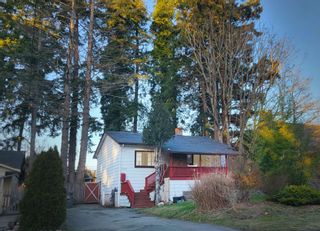 Photo 1: 12775 15A Avenue in Surrey: Crescent Bch Ocean Pk. House for sale (South Surrey White Rock)  : MLS®# R2755903