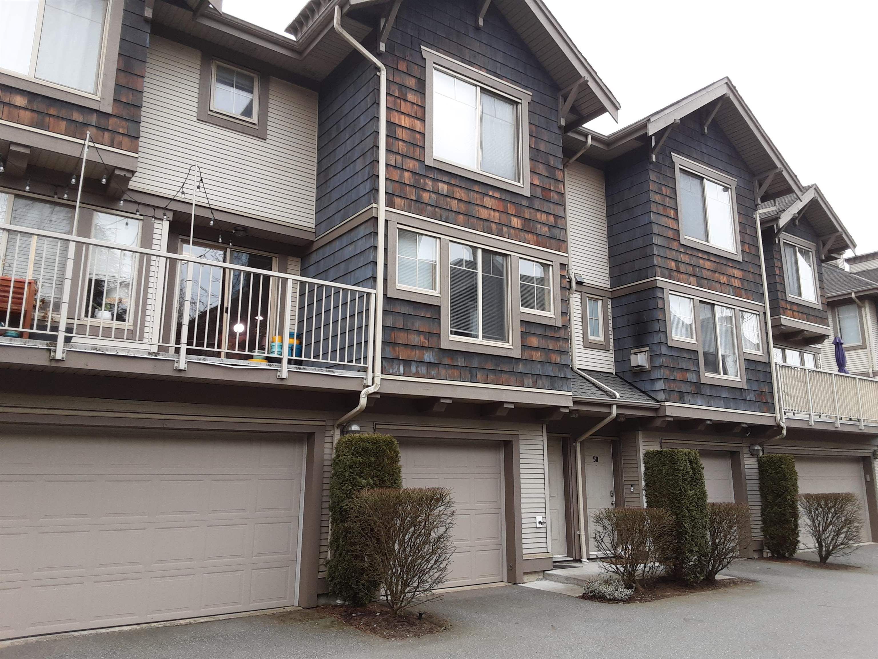 Main Photo: 51 20761 DUNCAN Way in Langley: Langley City Townhouse for sale in "WYNDHAM LANE" : MLS®# R2749942